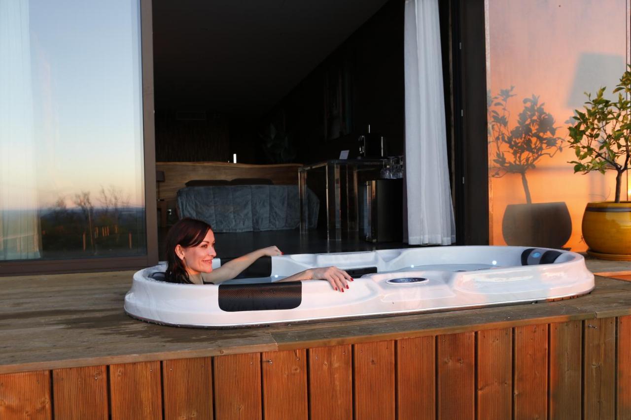 Chambres D'Hotes Le Repere Des Anges Et Spa Larnod Exterior photo