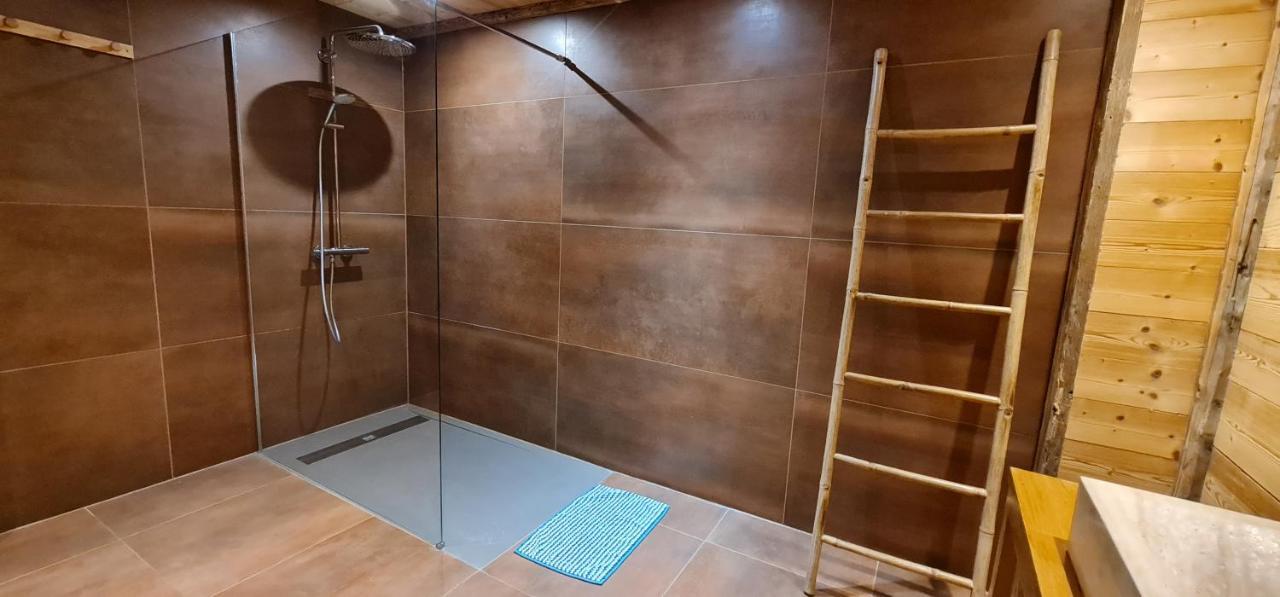 Chambres D'Hotes Le Repere Des Anges Et Spa Larnod Exterior photo