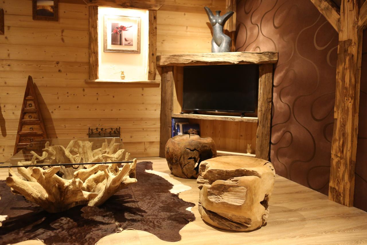 Chambres D'Hotes Le Repere Des Anges Et Spa Larnod Exterior photo